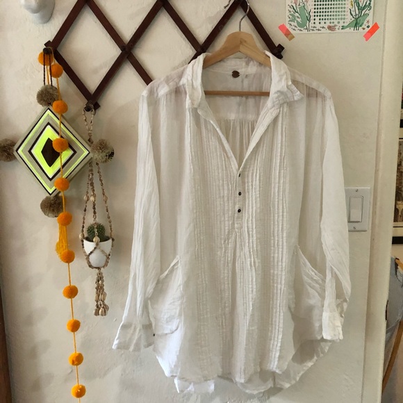 Free People Tops - Free People lightweight blouse